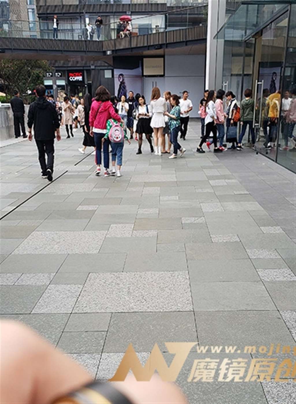 图片[3]-【凯恩赛帖】一身白白嫩嫩的长腿美女-流行馆