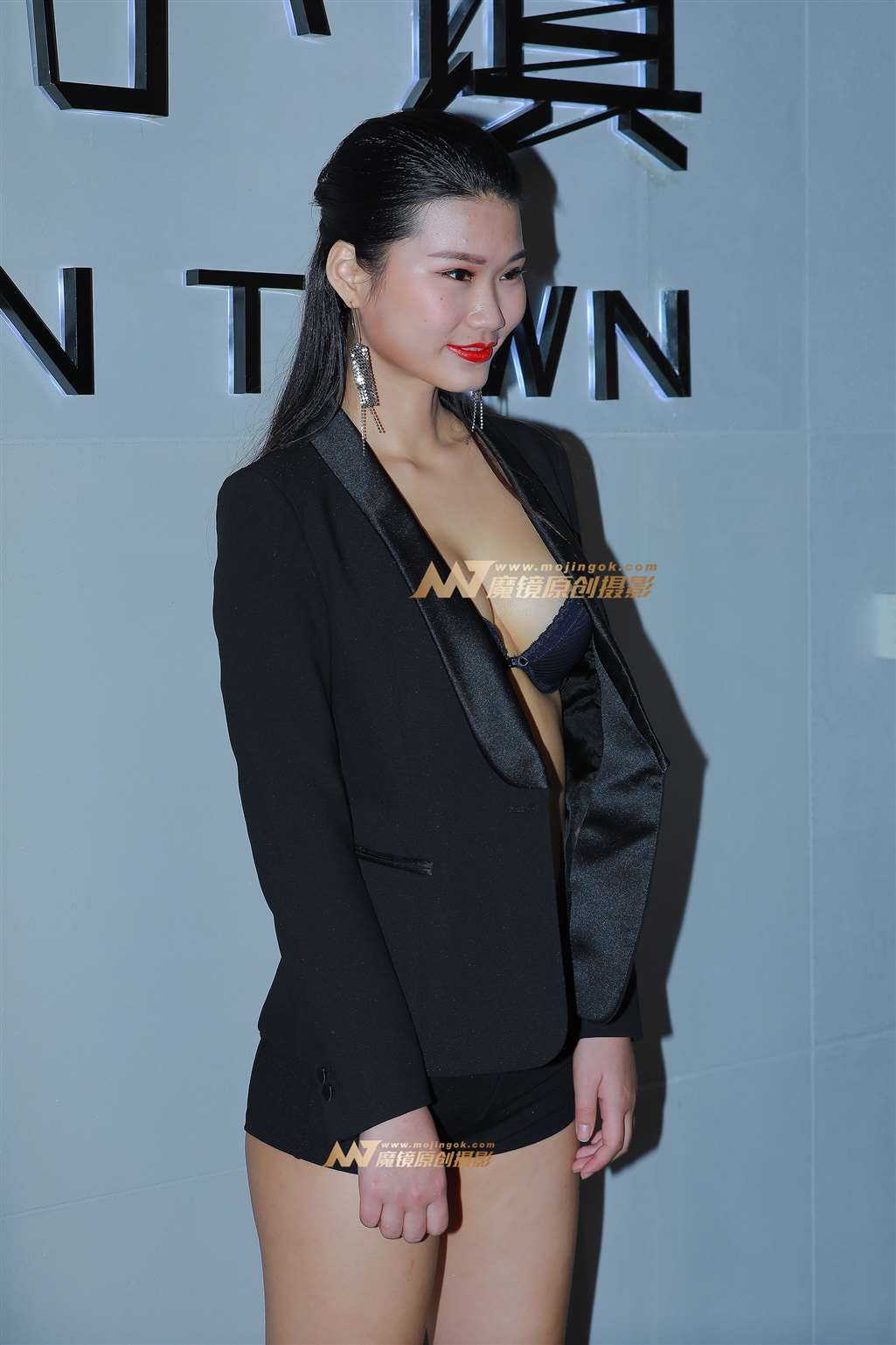 【视觉冲击赛贴】超模大赛，美女美腿盛宴-街拍流行馆