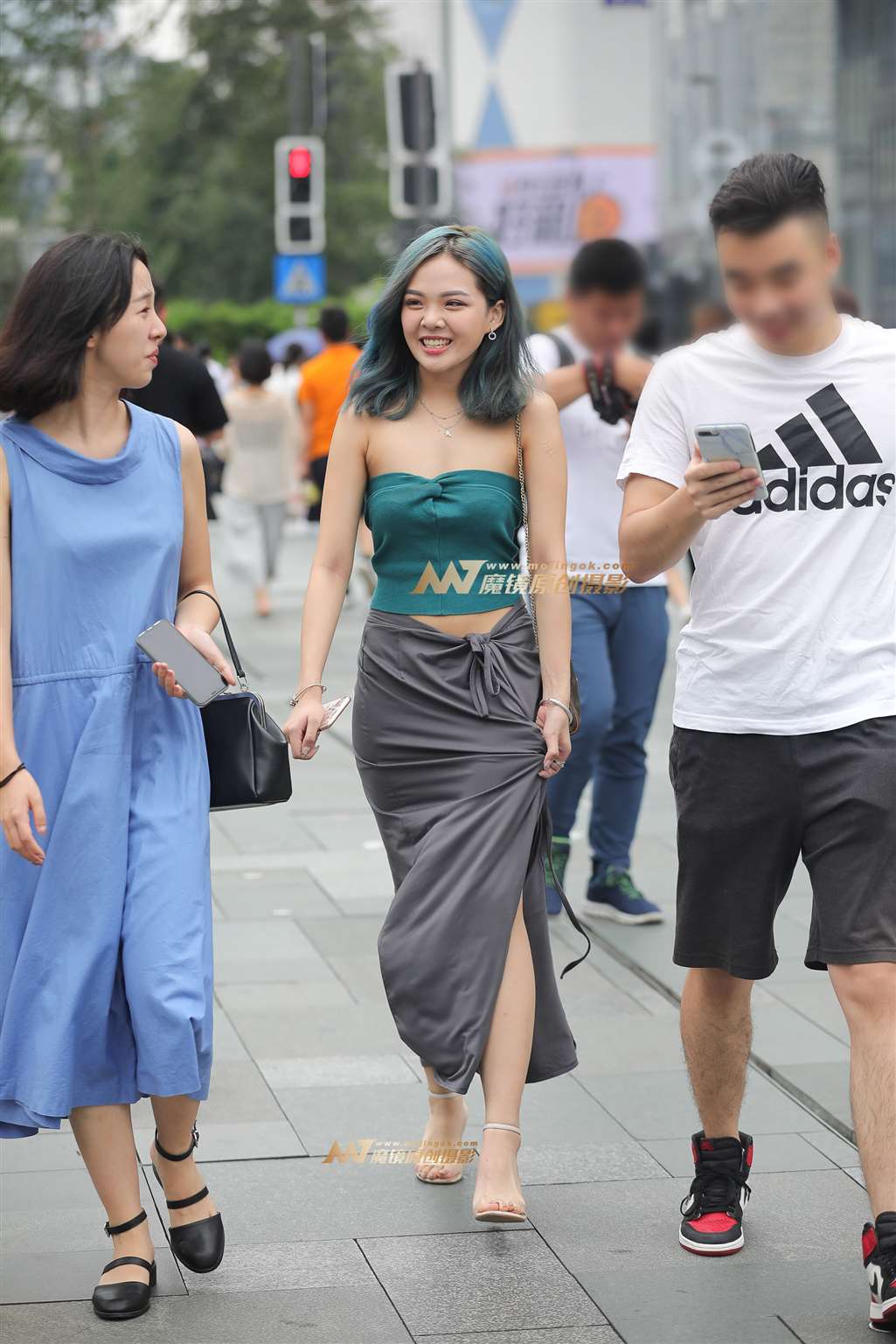 【凯恩赛帖】丝滑长裙-街拍流行馆