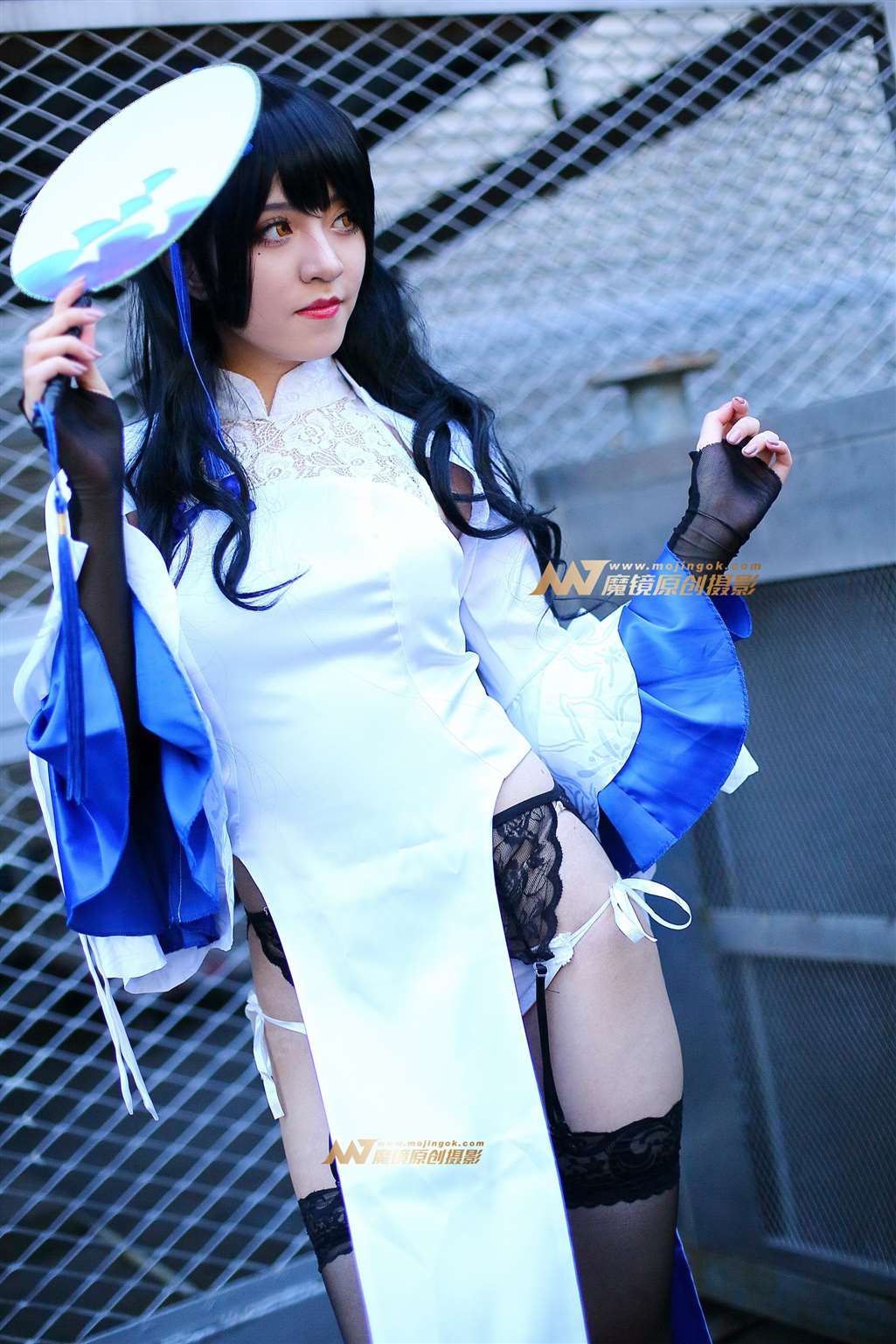 图片[4]-持枪旗袍黑丝美女-流行馆