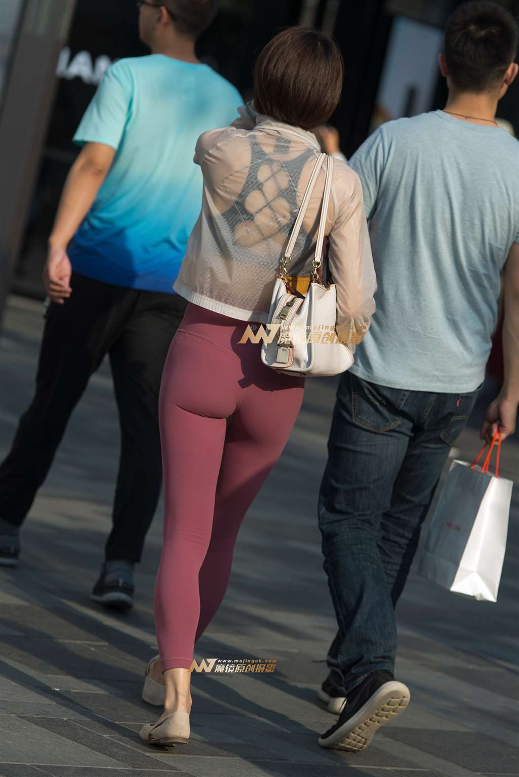 【浅蓝色赛帖】背影-街拍流行馆