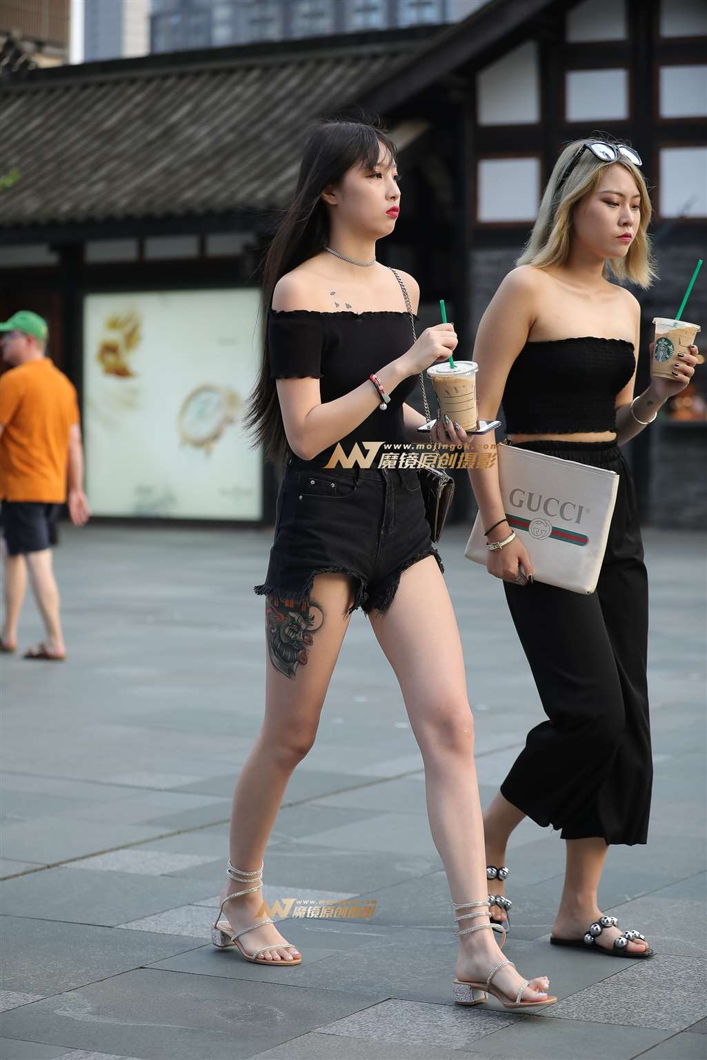 【凯恩赛帖】白嫩美腿-街拍流行馆