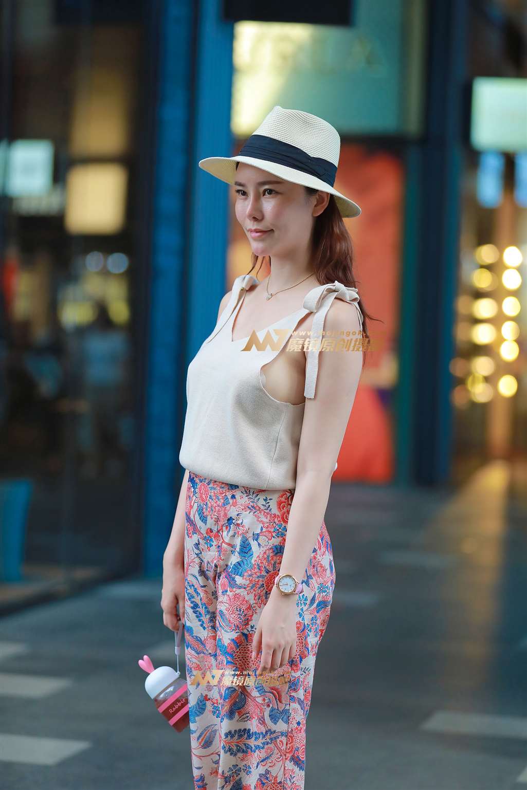 【视觉冲击赛贴】韵味十足的性感少妇-街拍流行馆