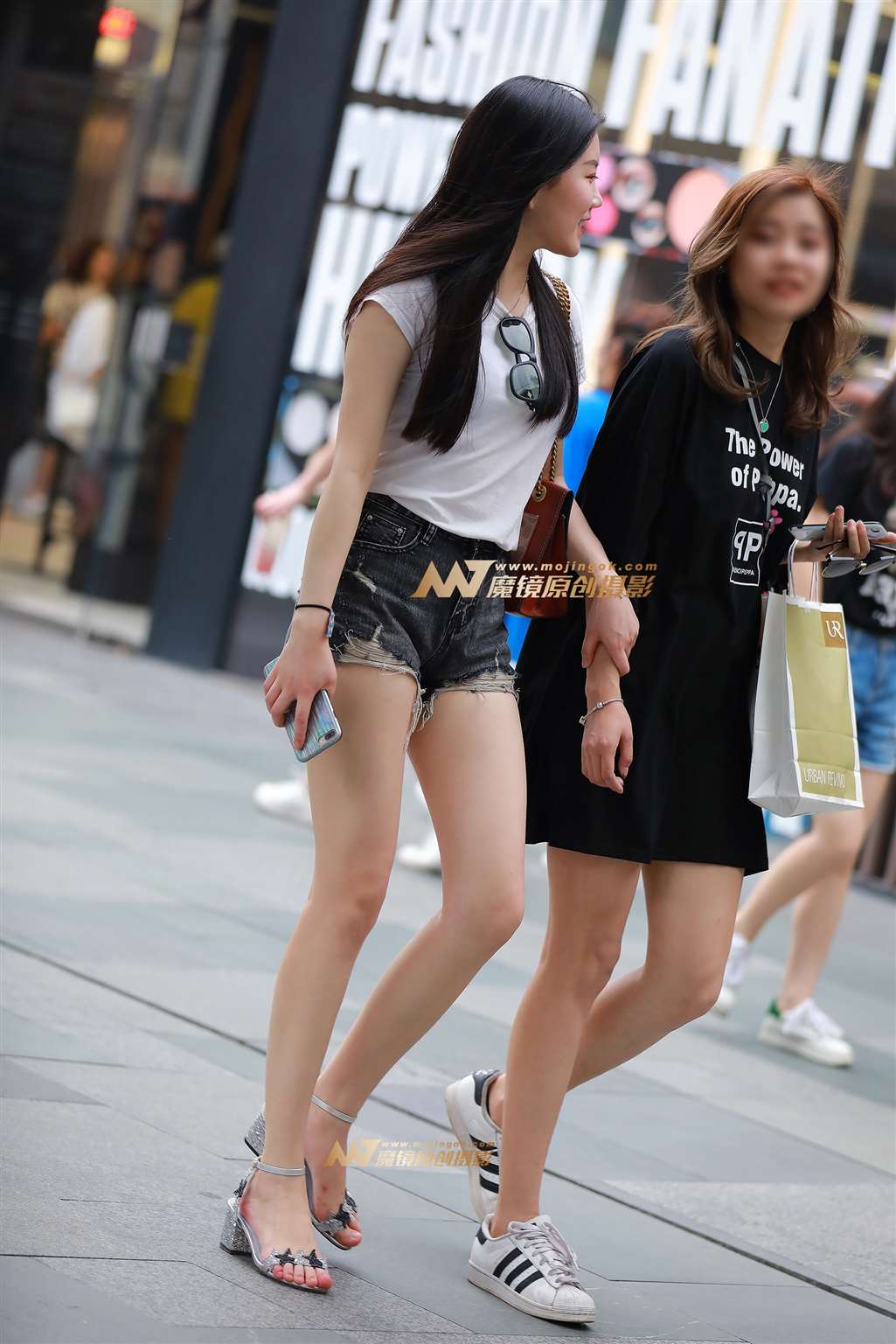 图片[4]-【视觉冲击赛贴】占满屏的大长腿美女-街拍流行馆