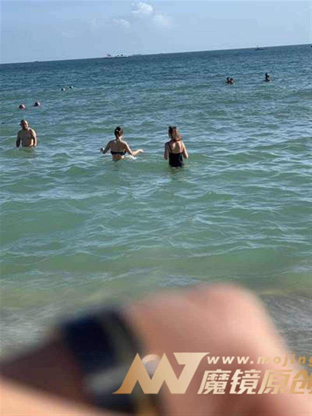 图片[3]-【视觉冲击赛贴】海边俩闺蜜-流行馆