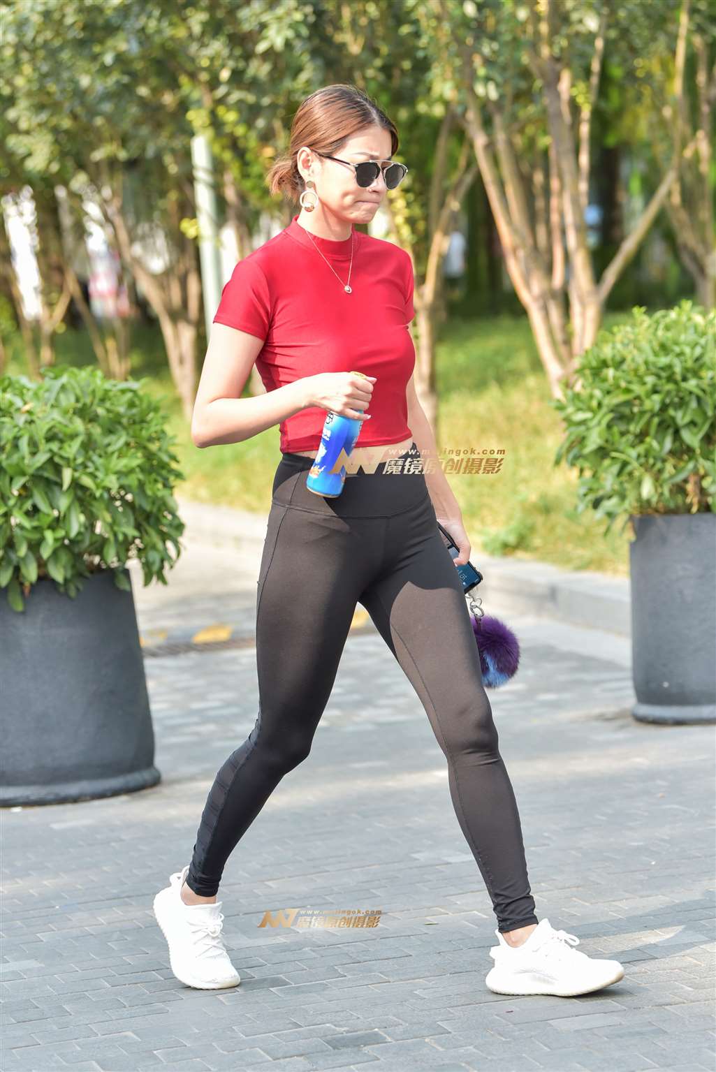 图片[2]-紧致健身弹力裤美女-流行馆
