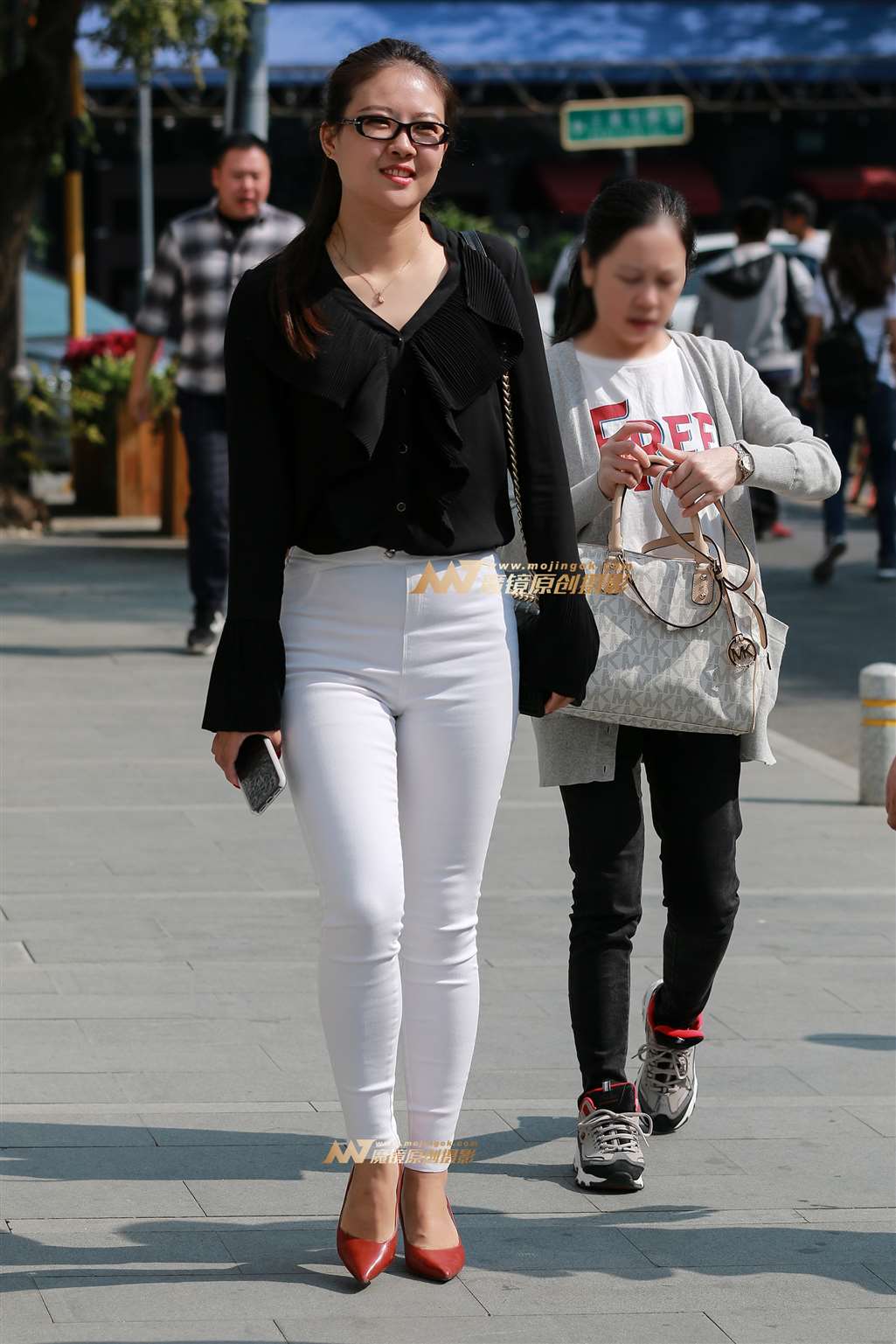 【小默赛帖】第1304篇修身白裤-街拍流行馆