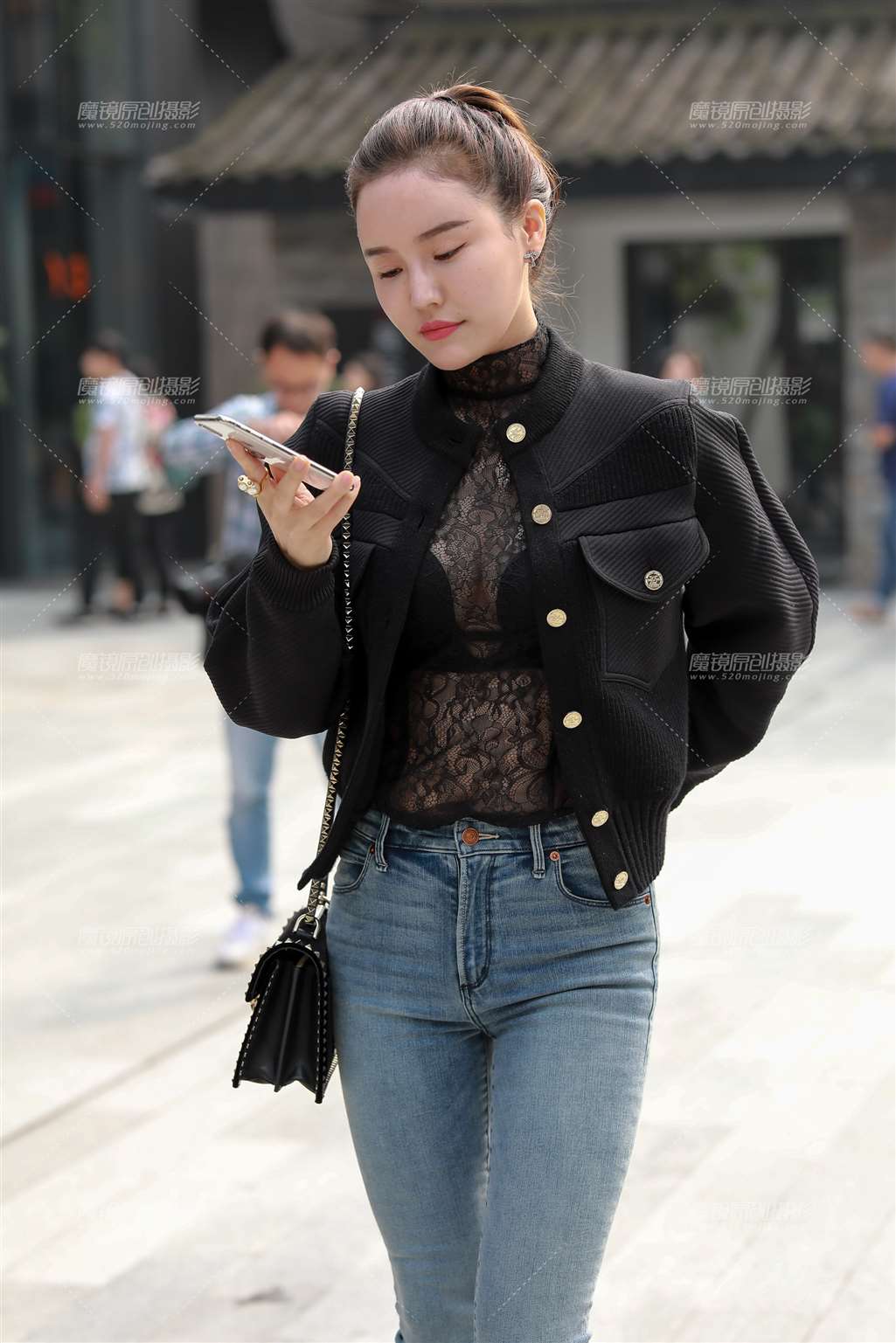 【凯恩赛贴】气质酥胸美女-街拍流行馆