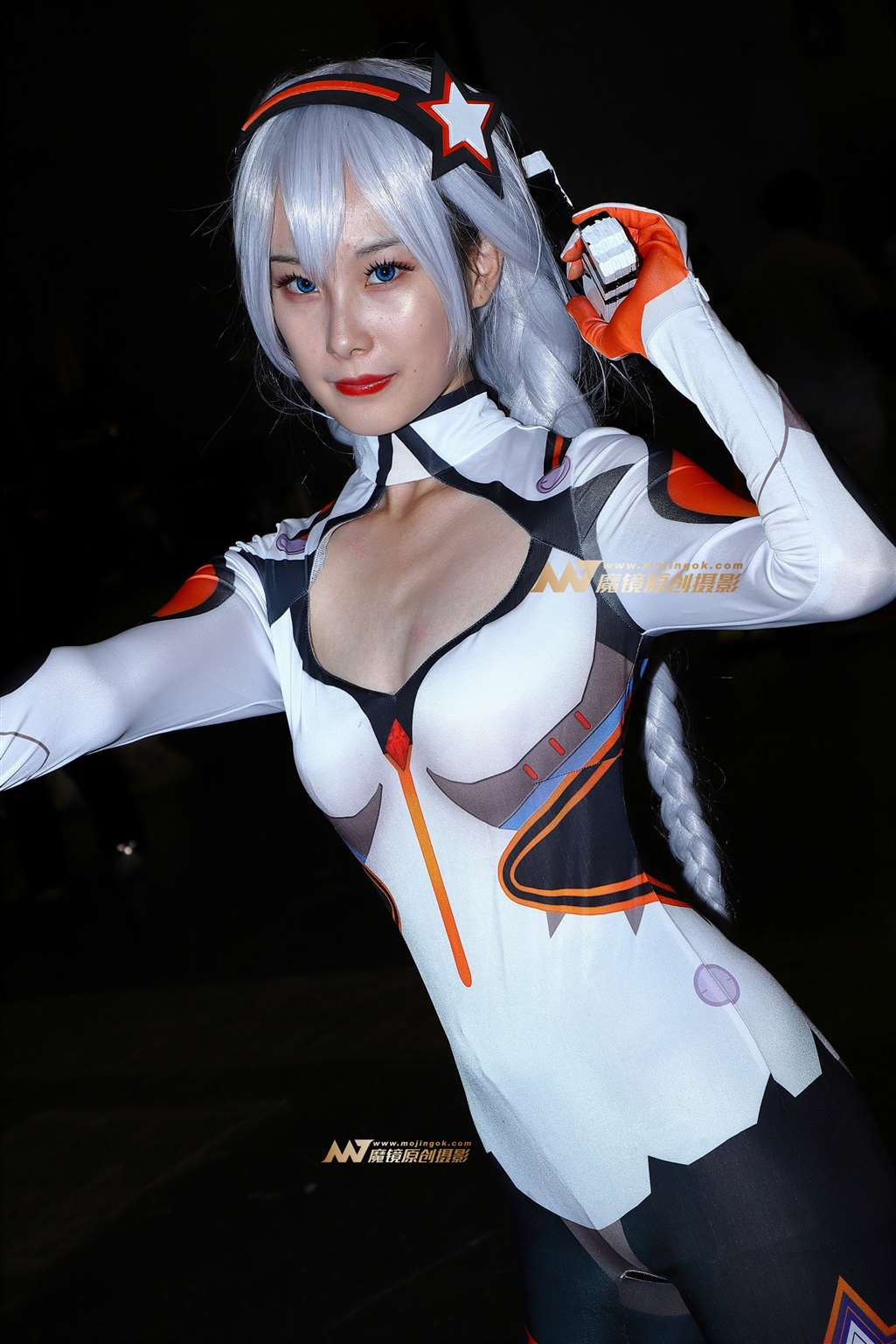 图片[5]-持枪紧身装coser-流行馆