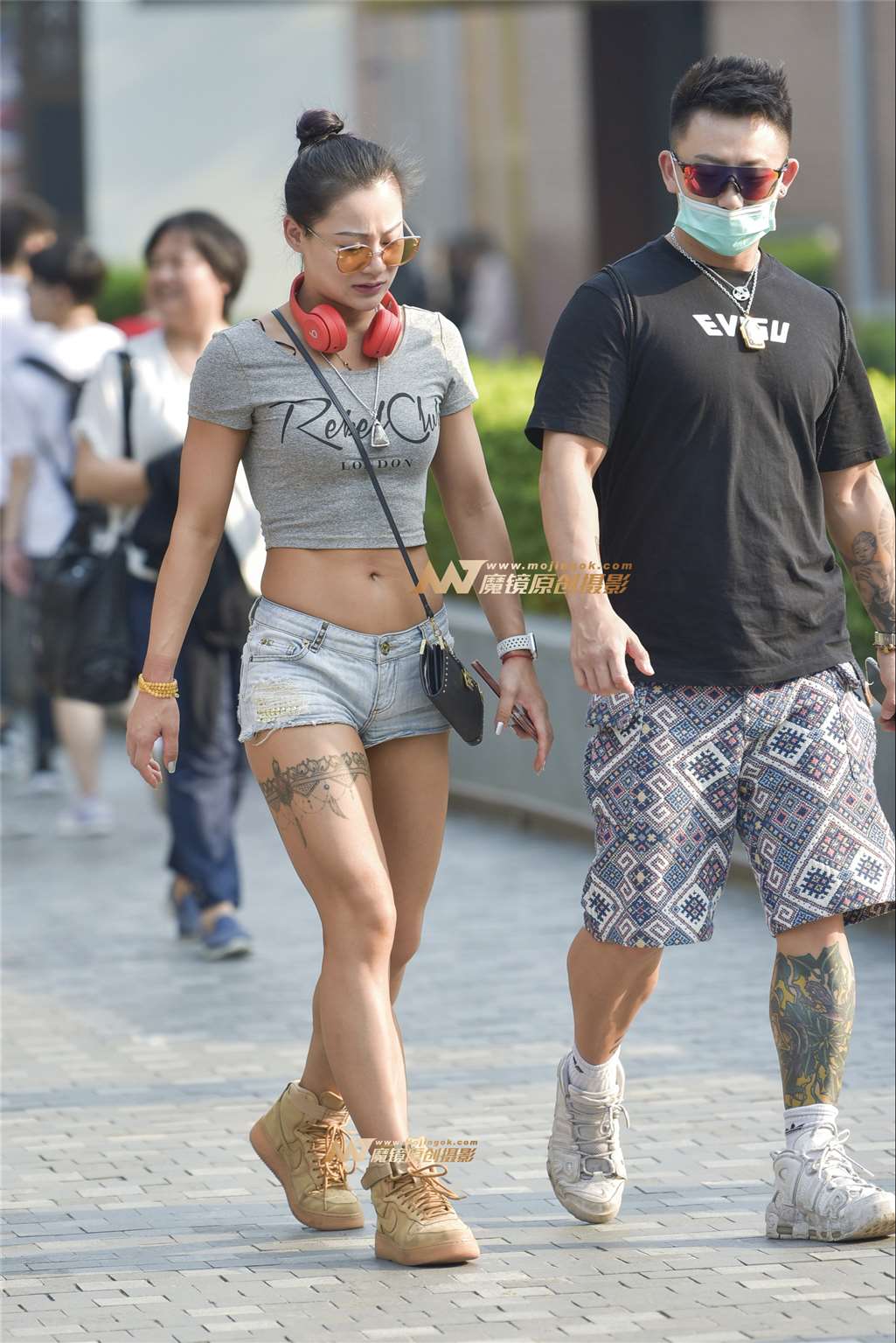 图片[3]-低腰热裤女-流行馆