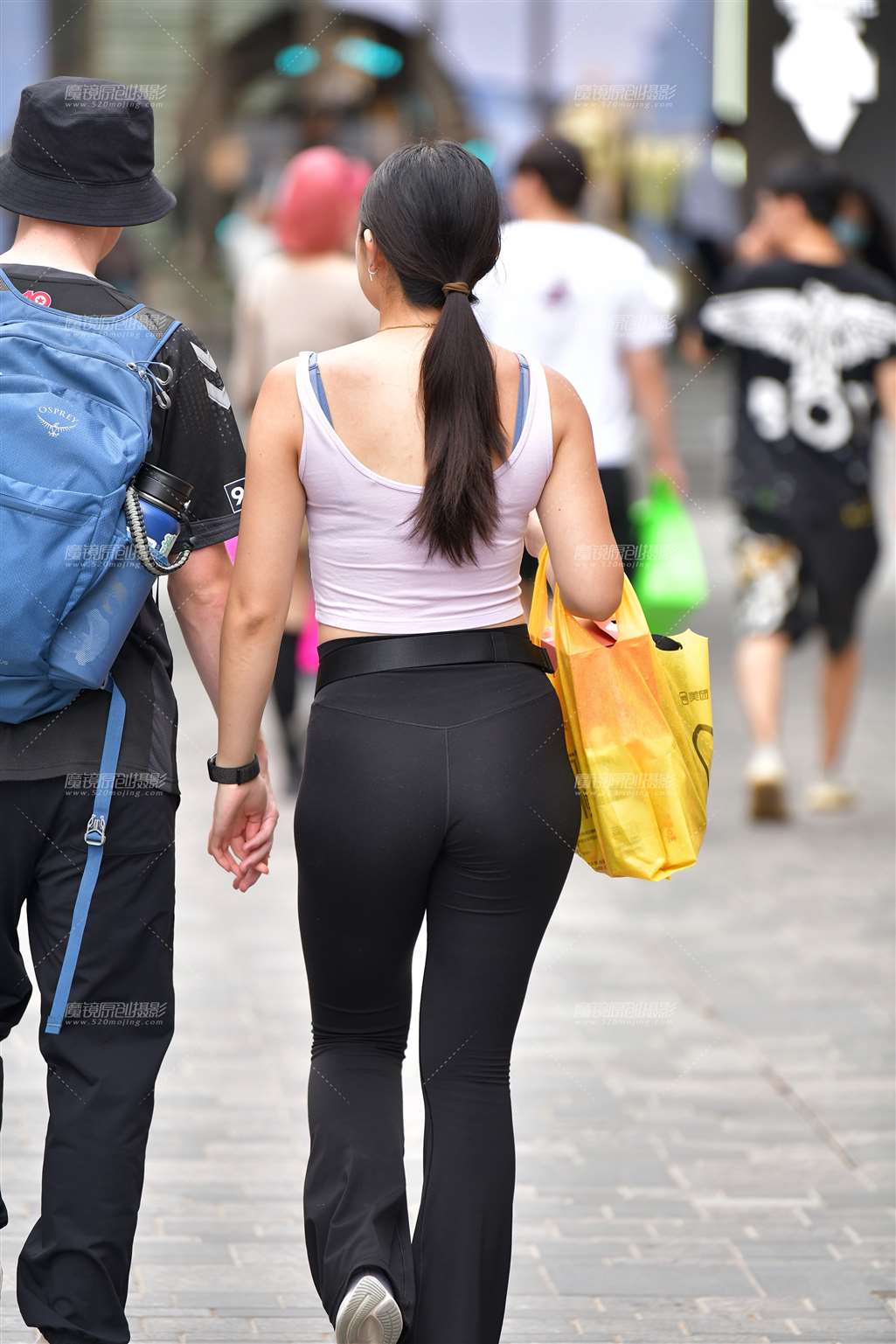 图片[2]-微微丰腴紧身裤美女-流行馆