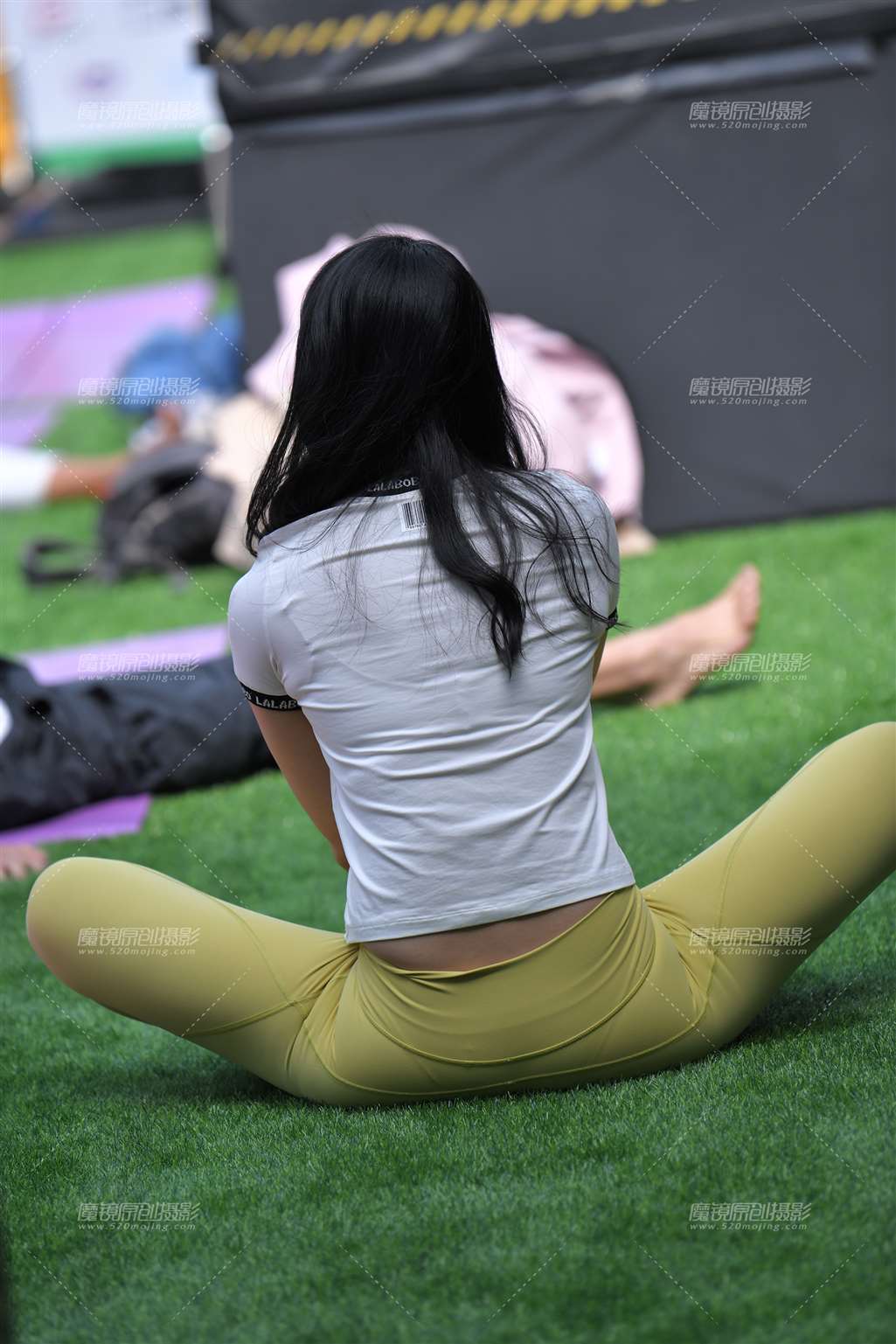 图片[4]-狮城旅拍-紧身裤美女-流行馆