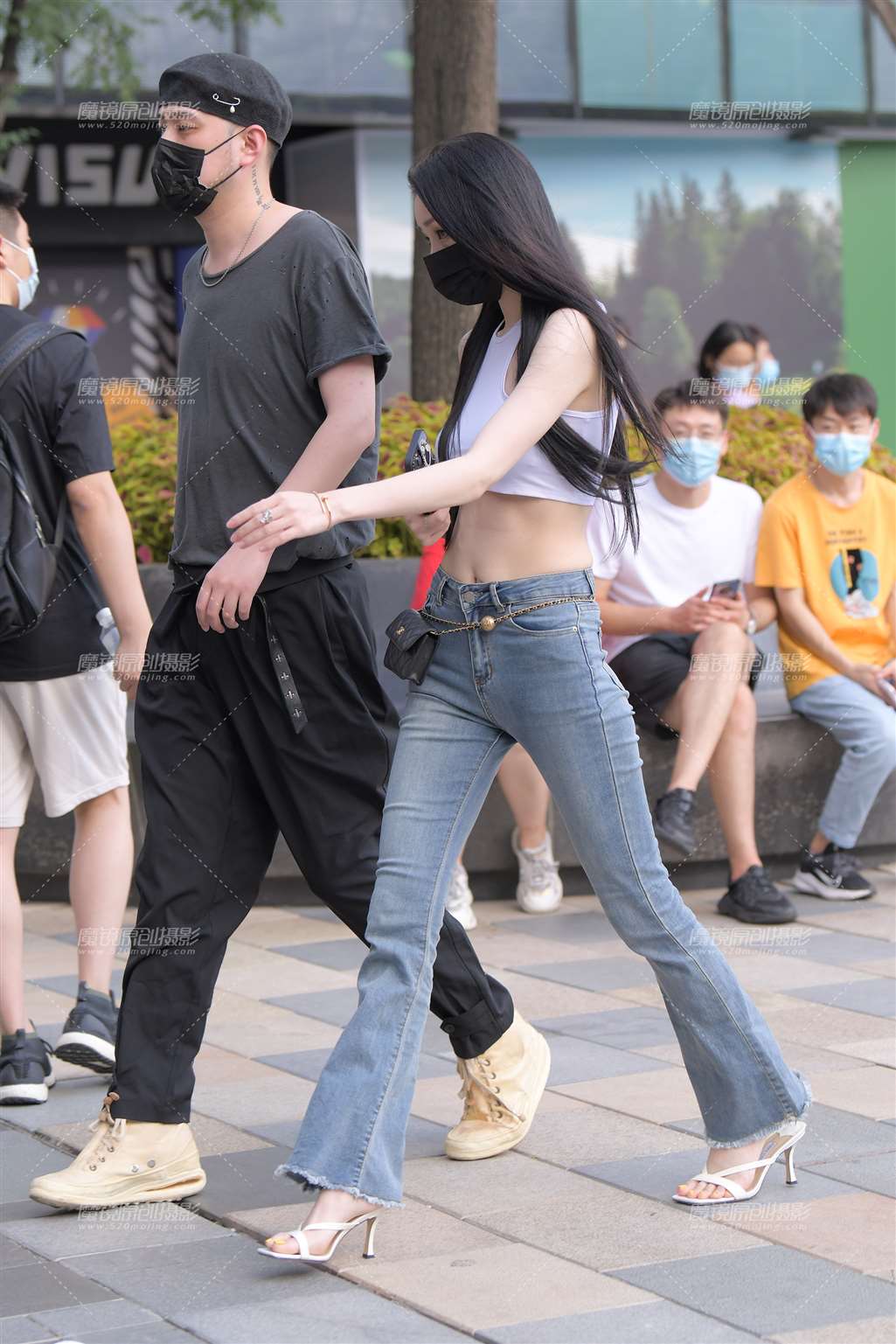 图片[3]-蓝色牛仔裤美女-流行馆