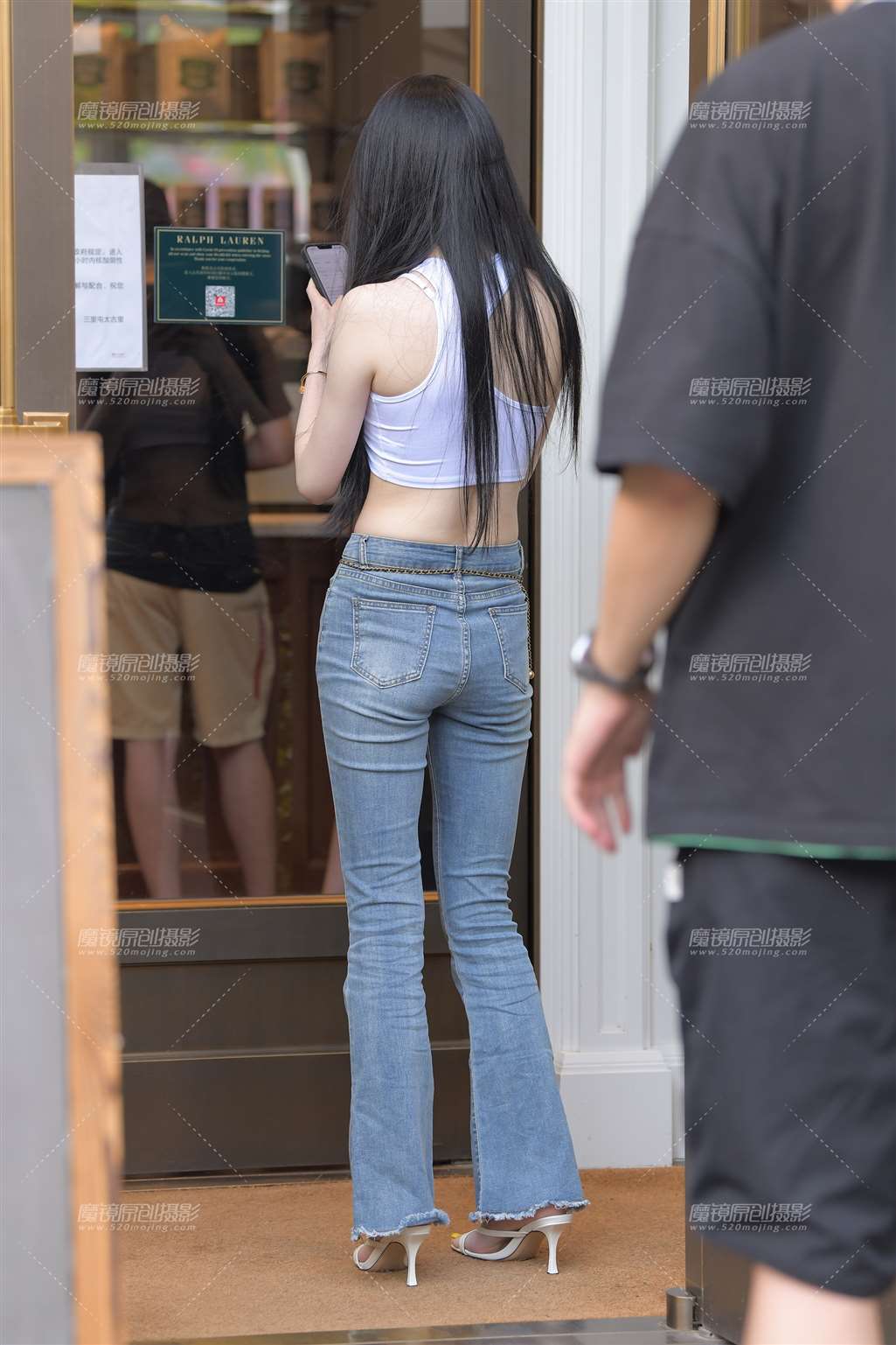 图片[4]-蓝色牛仔裤美女-流行馆