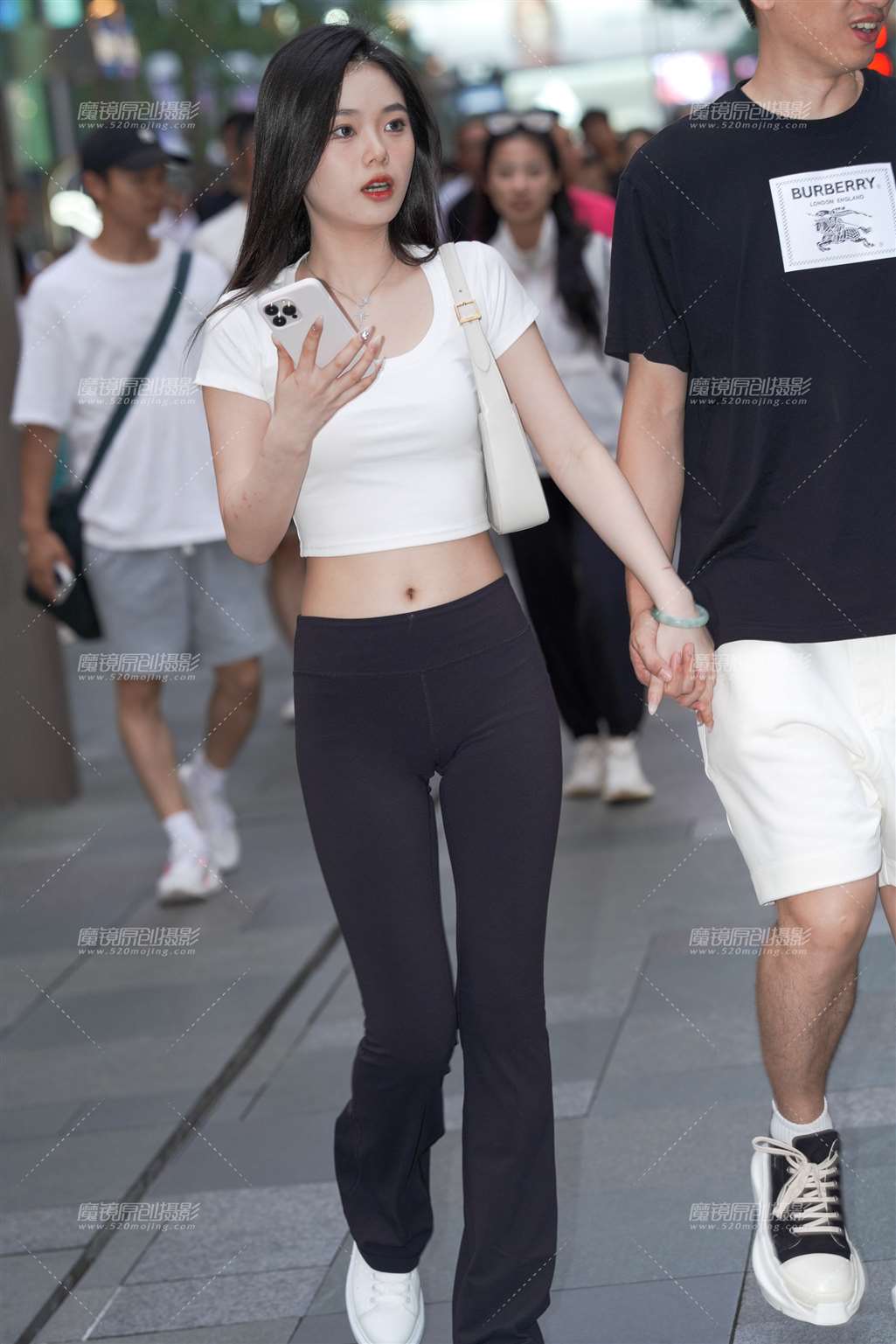 瑜伽裤女孩-街拍流行馆