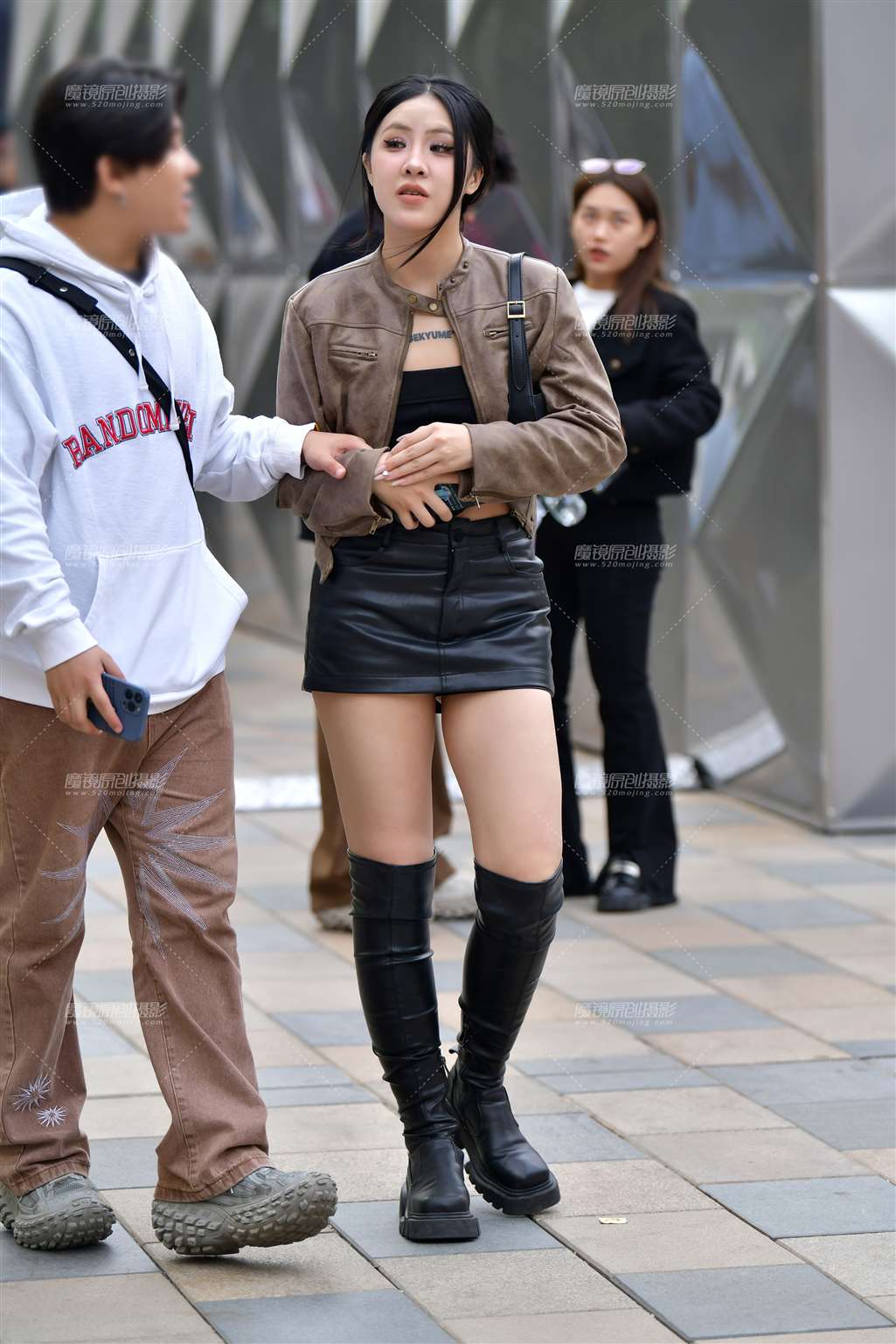 图片[4]-韩味皮靴皮热裤美女-流行馆