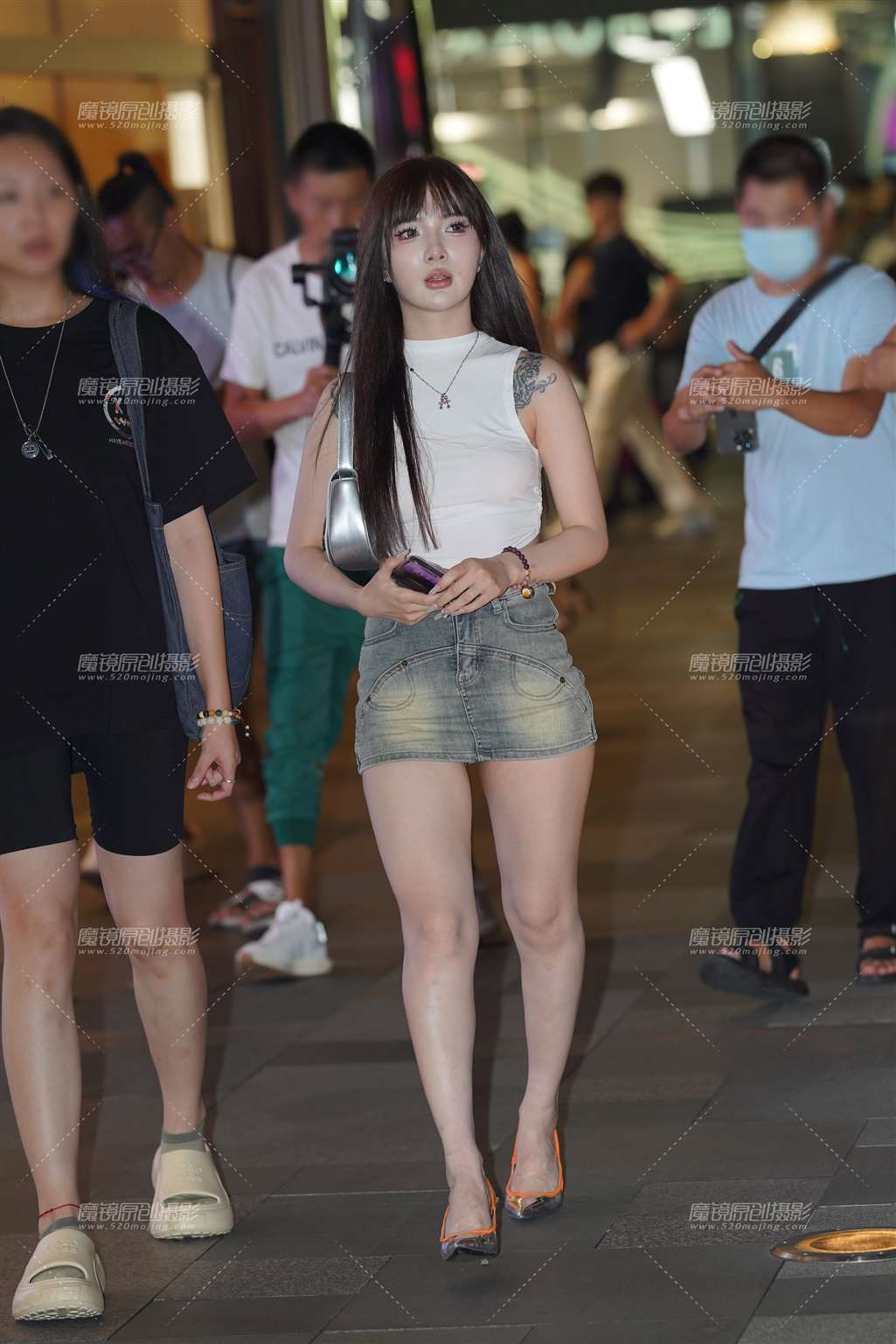 短裙辣妈-街拍流行馆