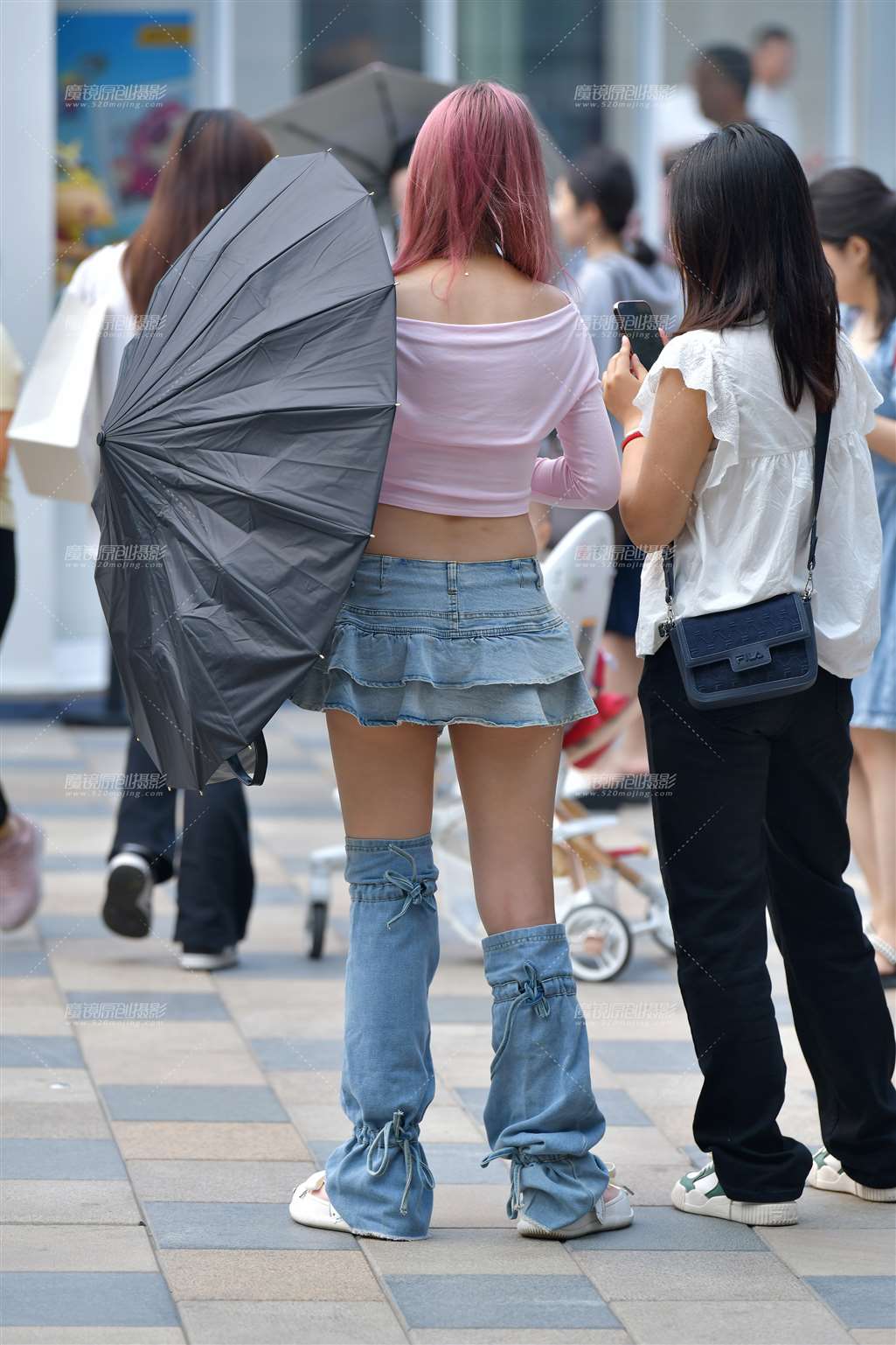 图片[5]-蛋糕牛仔短裙美女-流行馆
