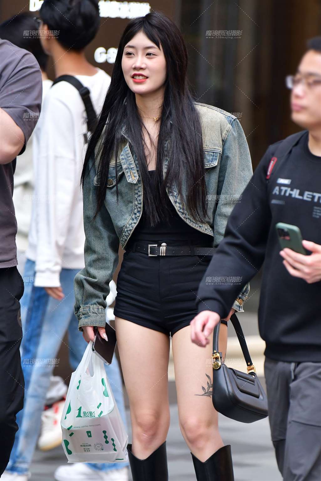 图片[4]-长靴黑热裤美女-流行馆