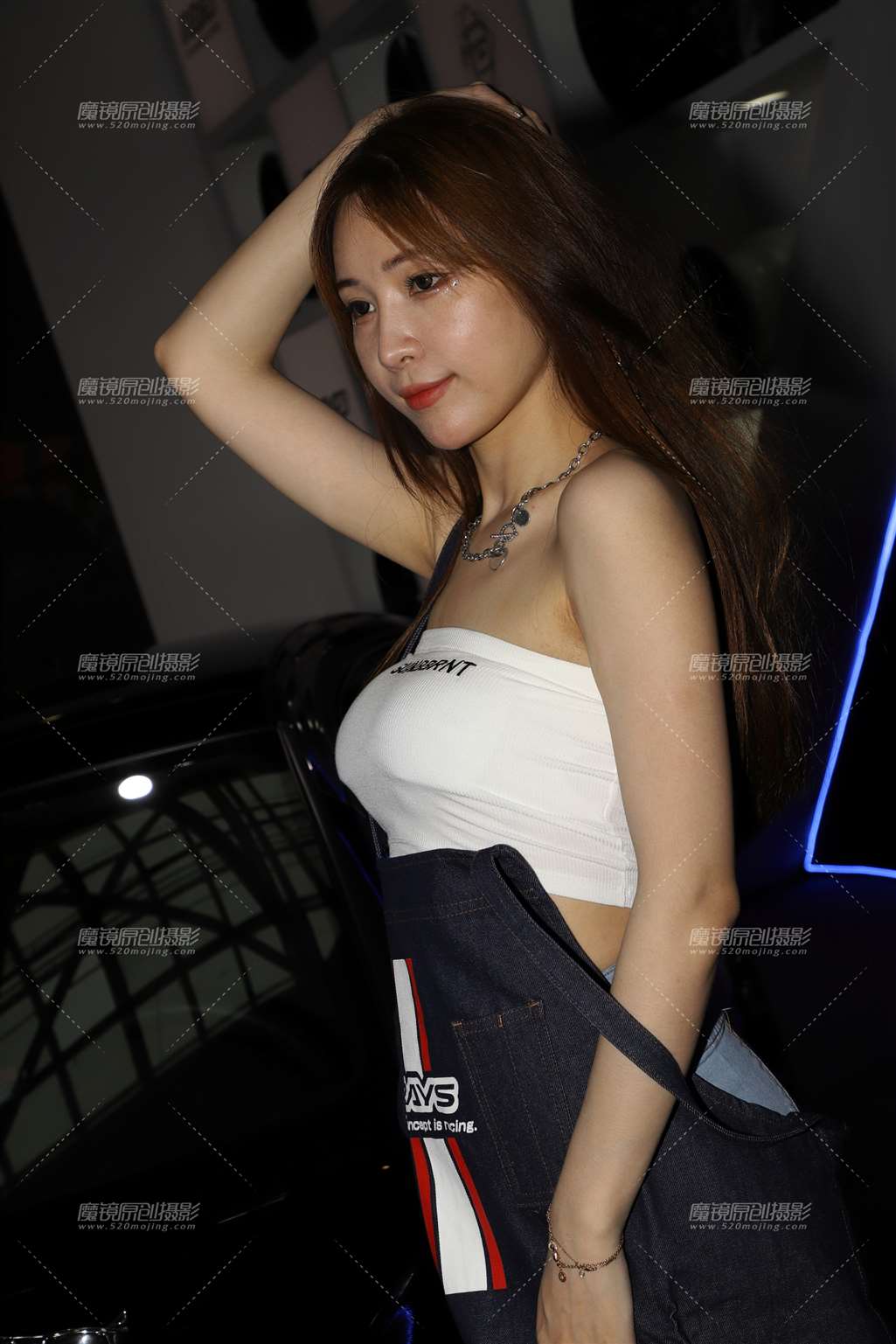 图片[4]-白色抹胸深色牛仔服-流行馆