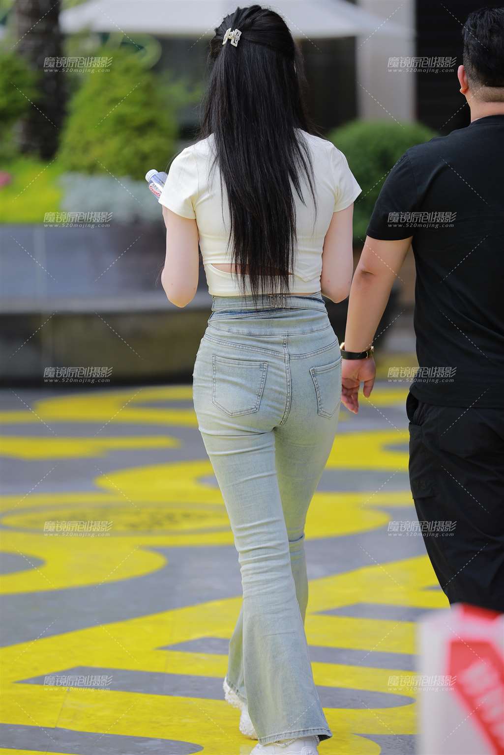 图片[3]-【玻璃街拍】牛仔裤美眉-流行馆