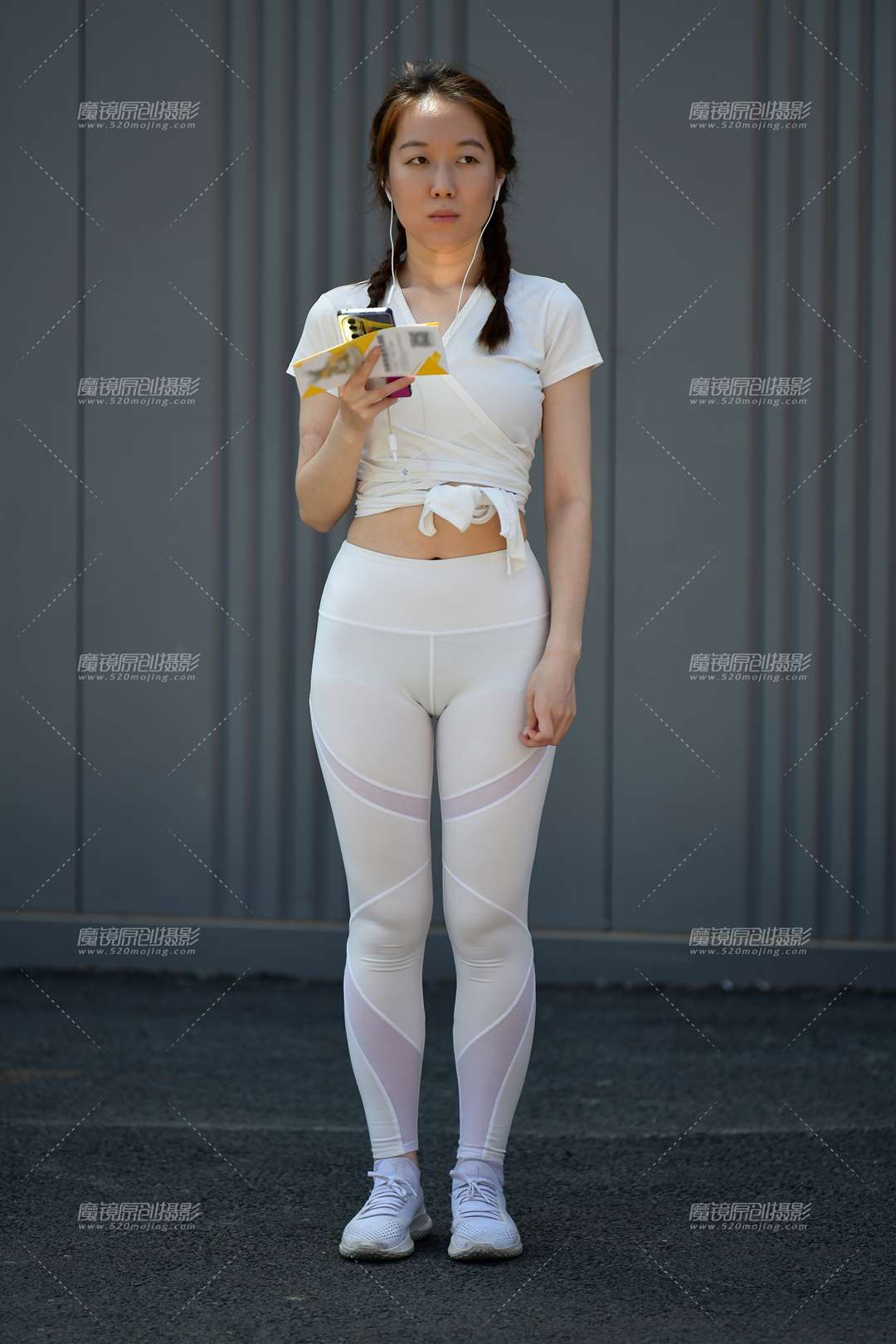 图片[4]-白色紧身裤美女-流行馆