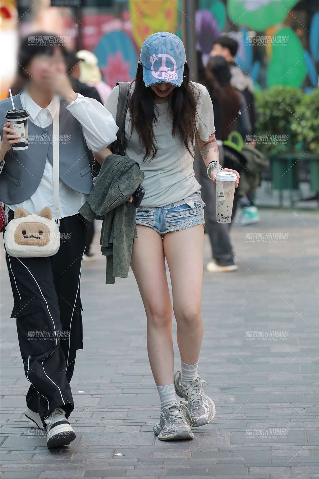 图片[3]-蓝色牛仔热裤小妹-流行馆