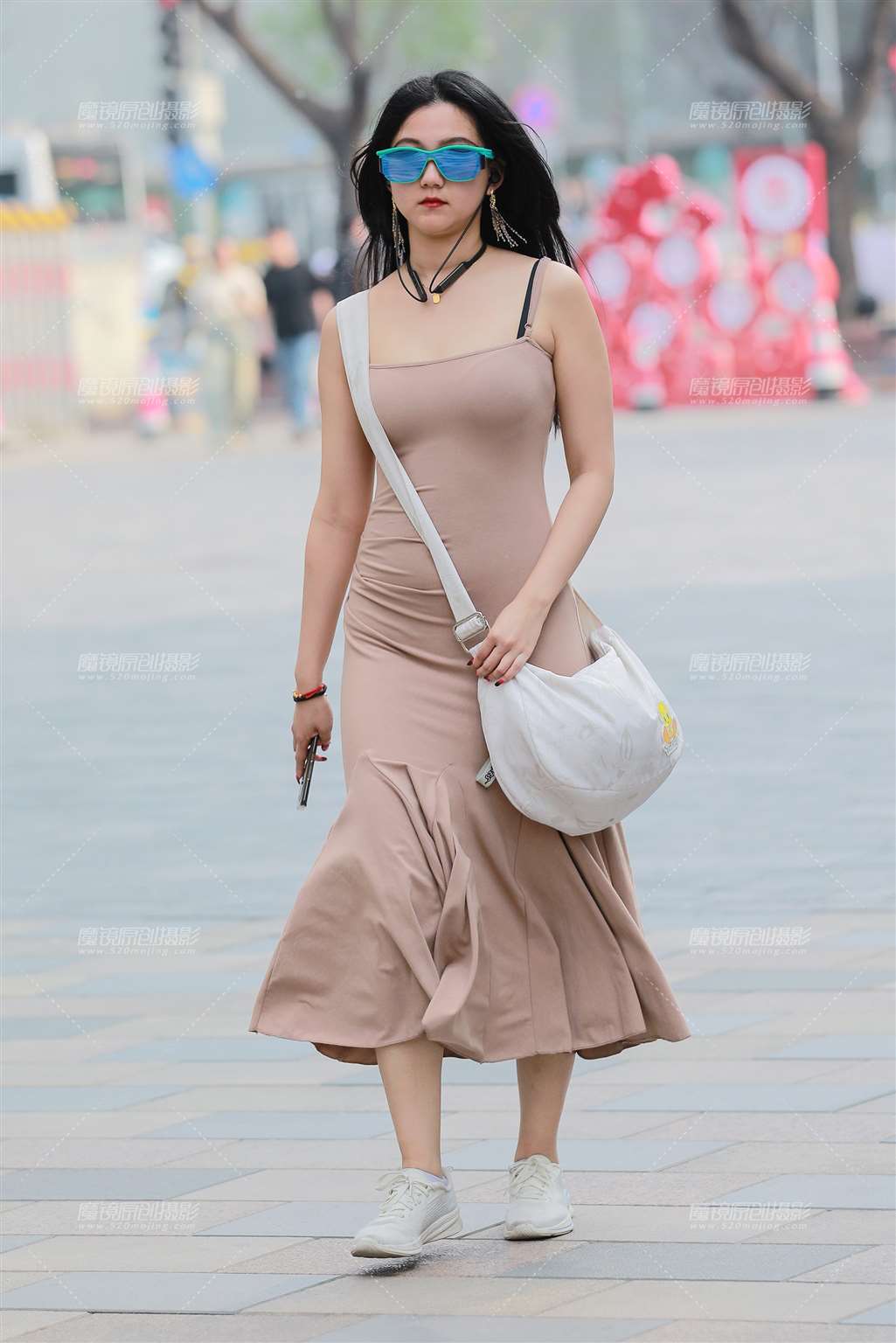 图片[3]-吊带紧身包臀裙美女-流行馆