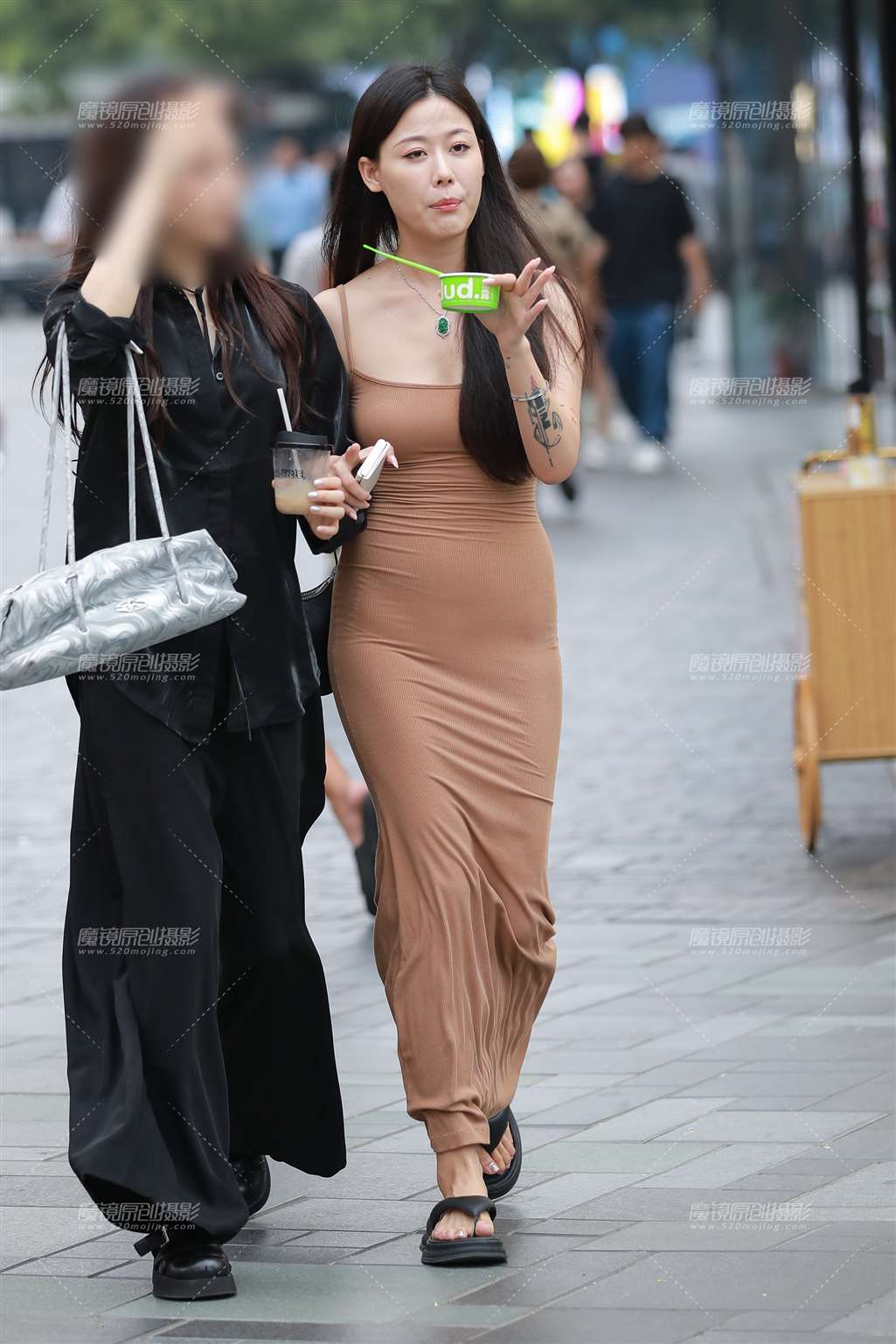 图片[5]-棕色紧身裙美女-流行馆