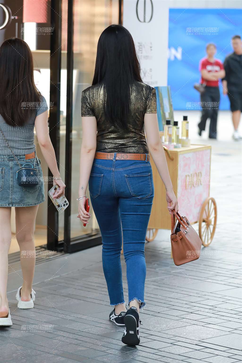 图片[2]-蓝色紧牛美女-流行馆