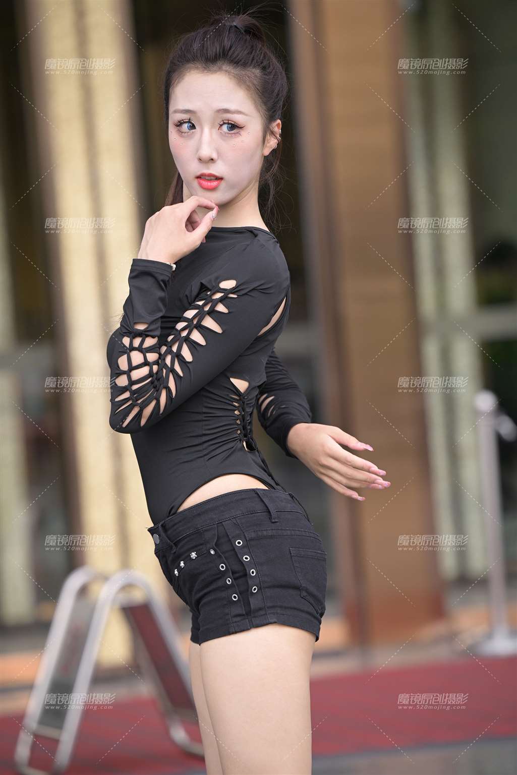 图片[5]-靓丽黑色热裤美腿-流行馆