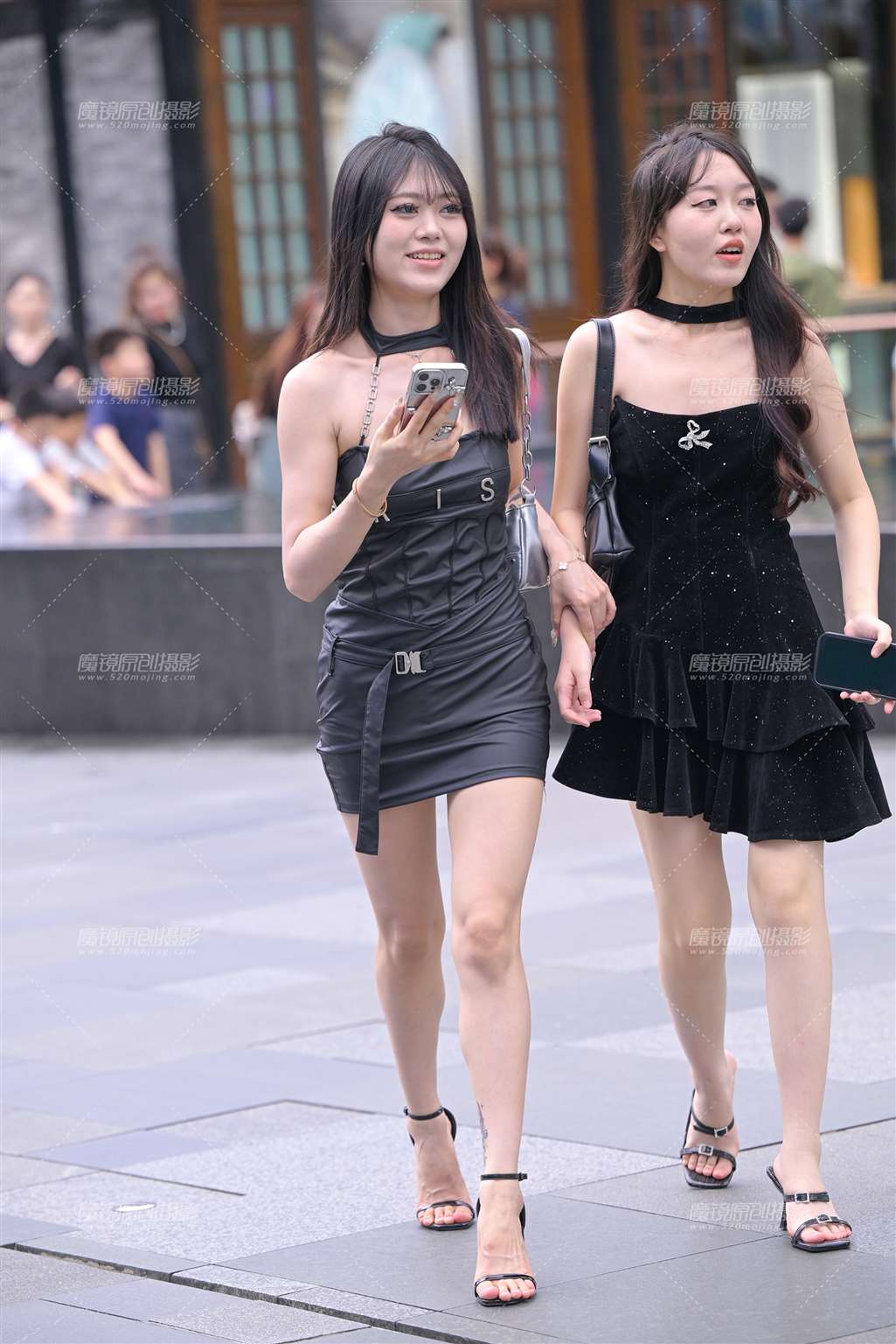 皮裙美腿-街拍流行馆