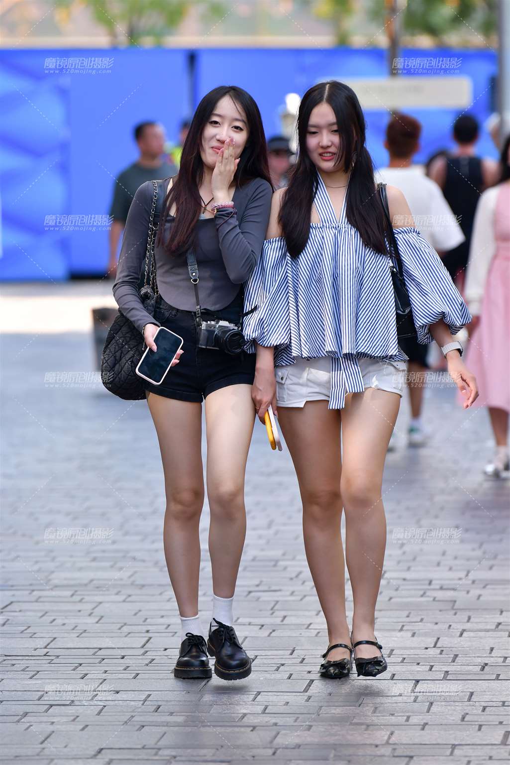 图片[3]-姐妹热裤美女-流行馆