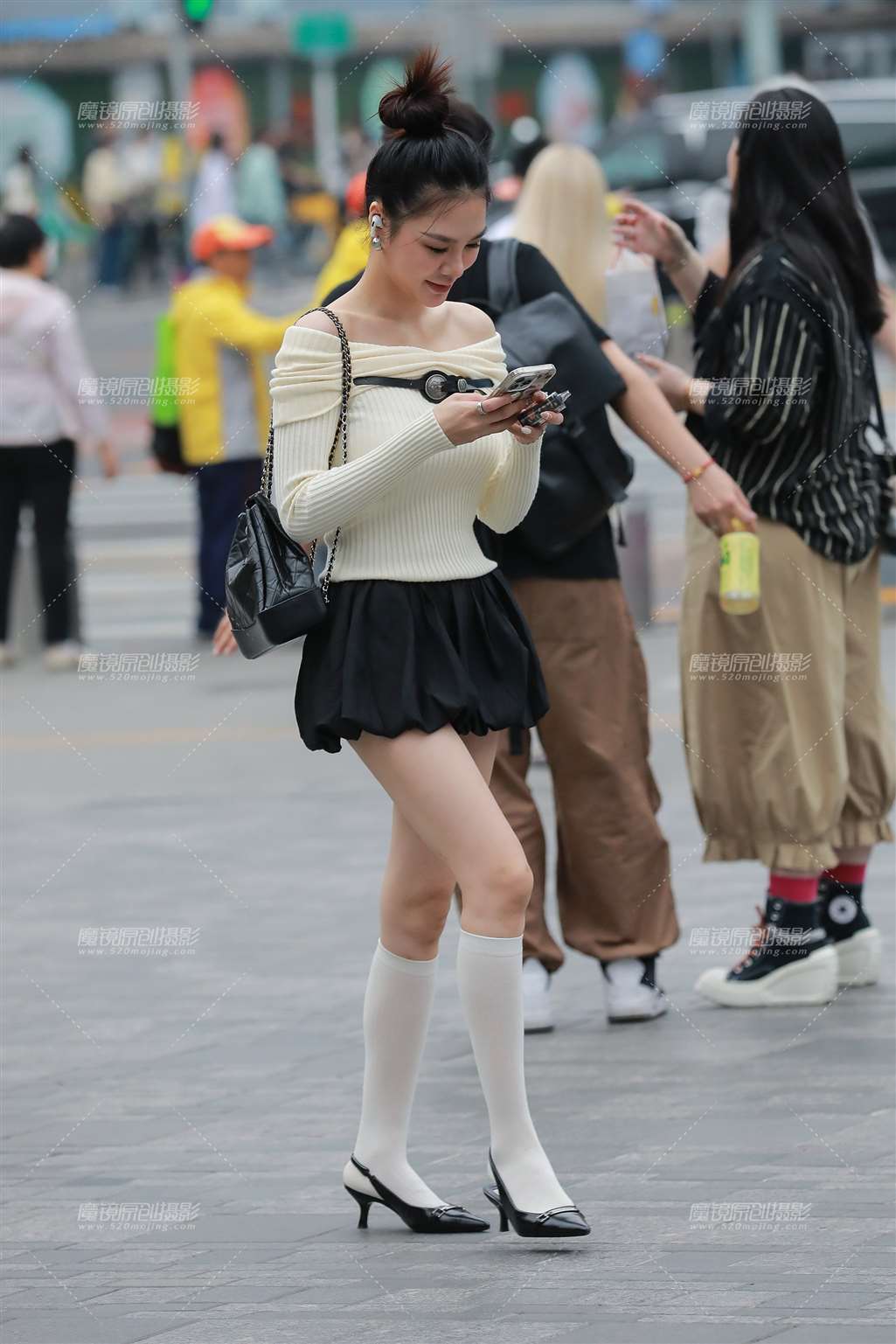 图片[5]-黑色百褶裙美女-流行馆