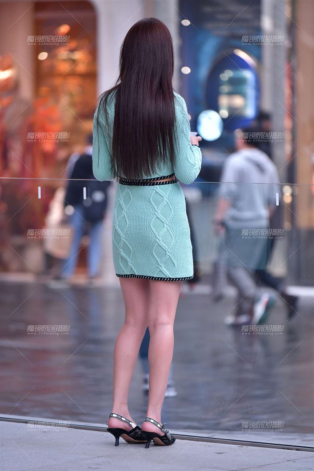 图片[2]-高跟针织绿短裙美女-流行馆