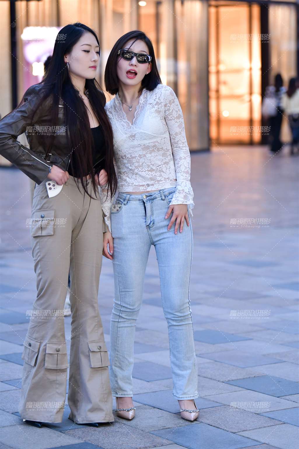 图片[4]-高挑浅色牛仔裤美女-流行馆