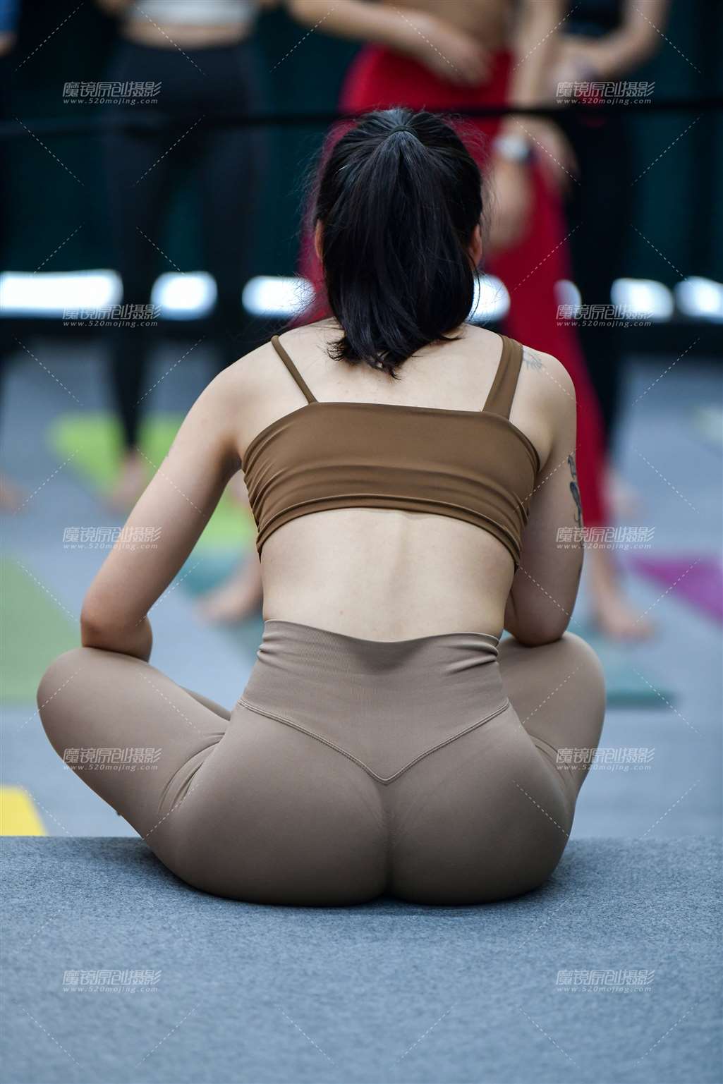 图片[2]-腼腆舒展优美瑜伽美女-流行馆