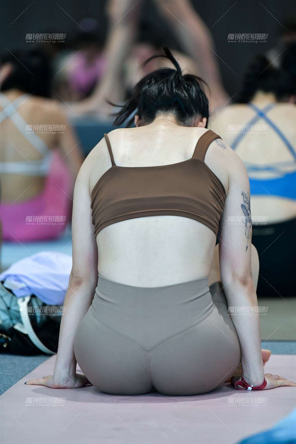 图片[4]-腼腆舒展优美瑜伽美女-流行馆