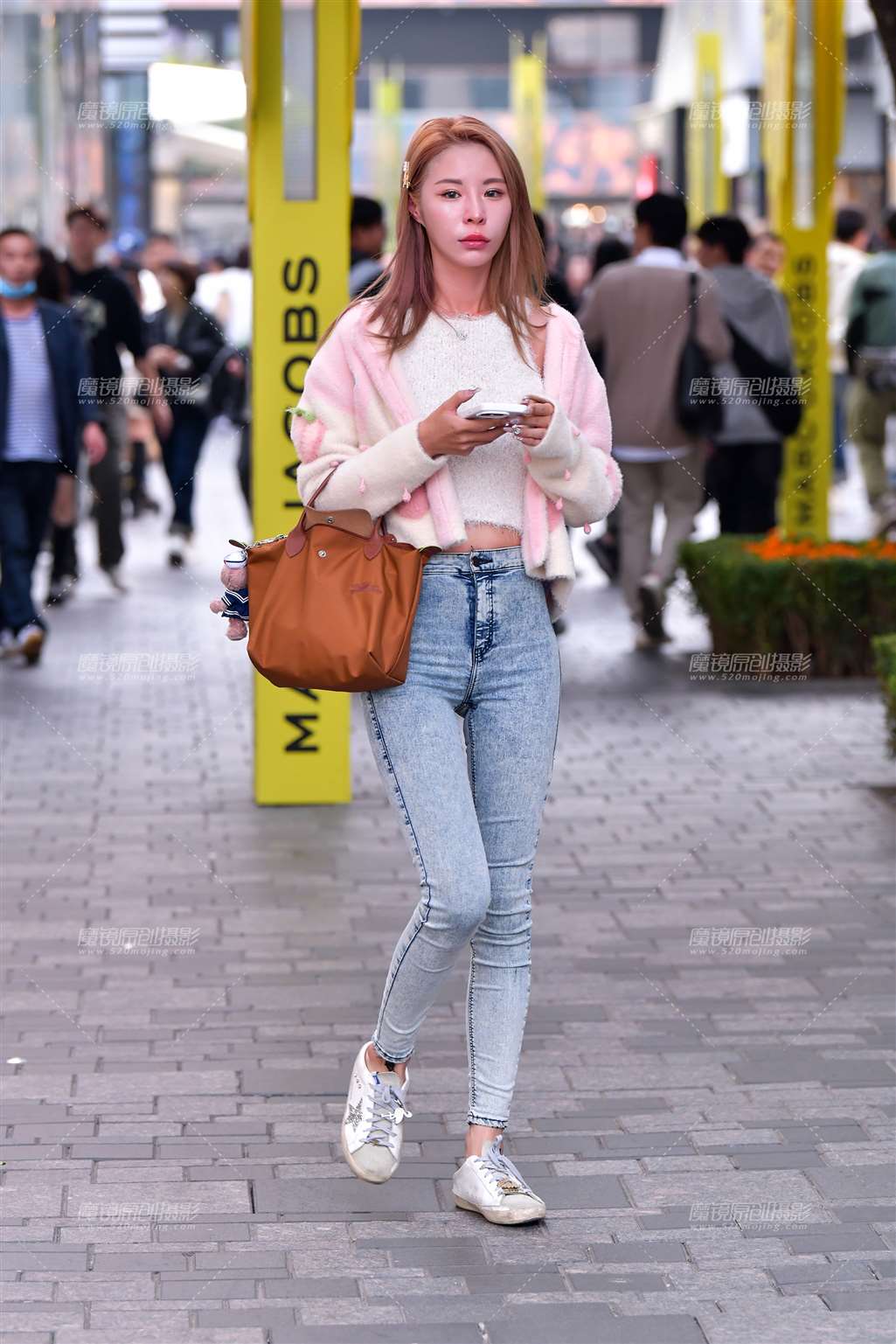 图片[5]-苗条紧身牛仔裤美女-流行馆