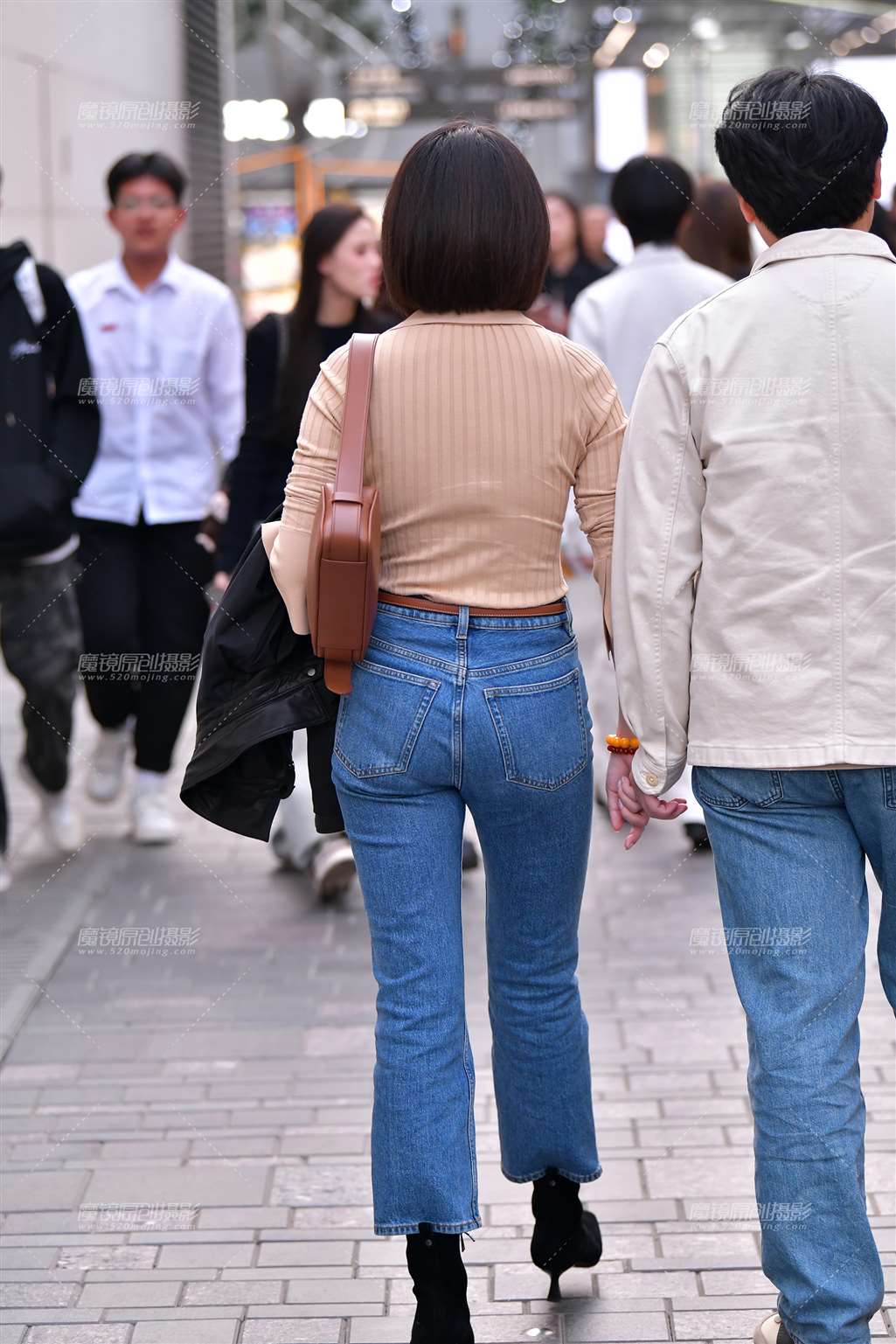 图片[4]-黑高跟九分牛仔裤美女-流行馆